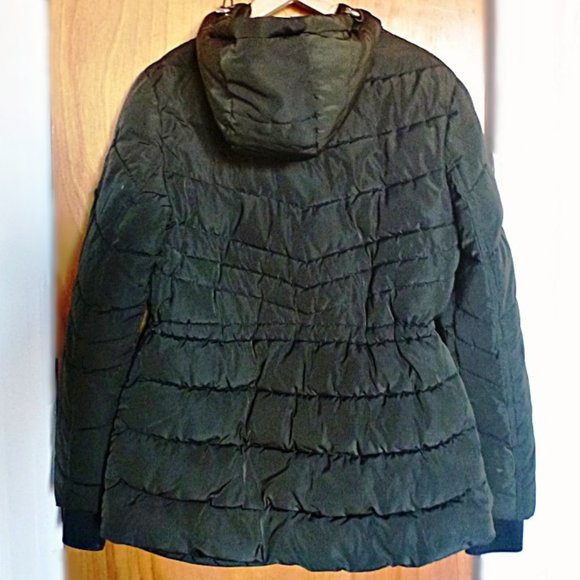 GUESS Women Hooded Puffer Jacket / Parka in Black - Picture 2 of 13